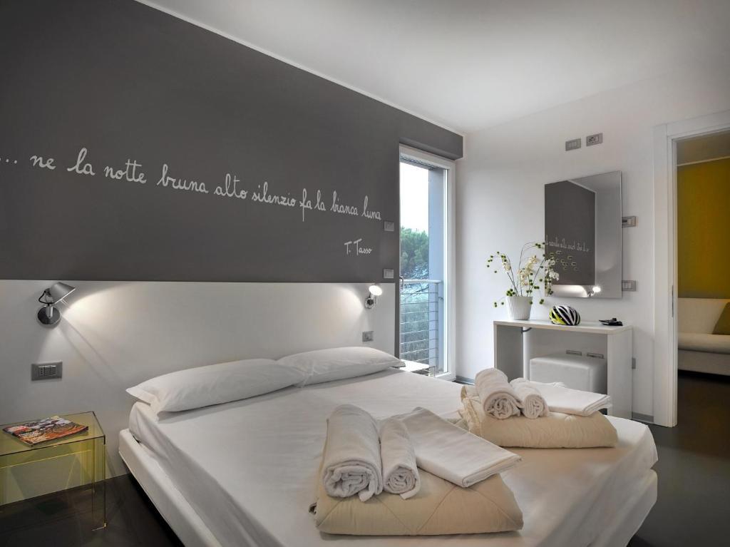 Gardabike Residence Torbole Sul Garda Phòng bức ảnh